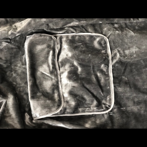 Size Small Grey Lounge Robe - Picture 3 of 4